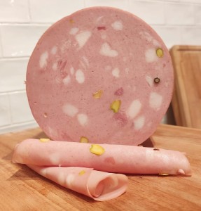 Włoska mortadela z pistacjami 100g