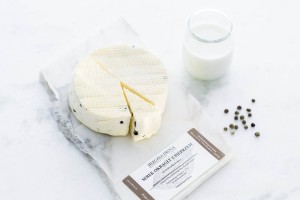 Ser naturalny z pieprzem 300g - Mleczna Droga